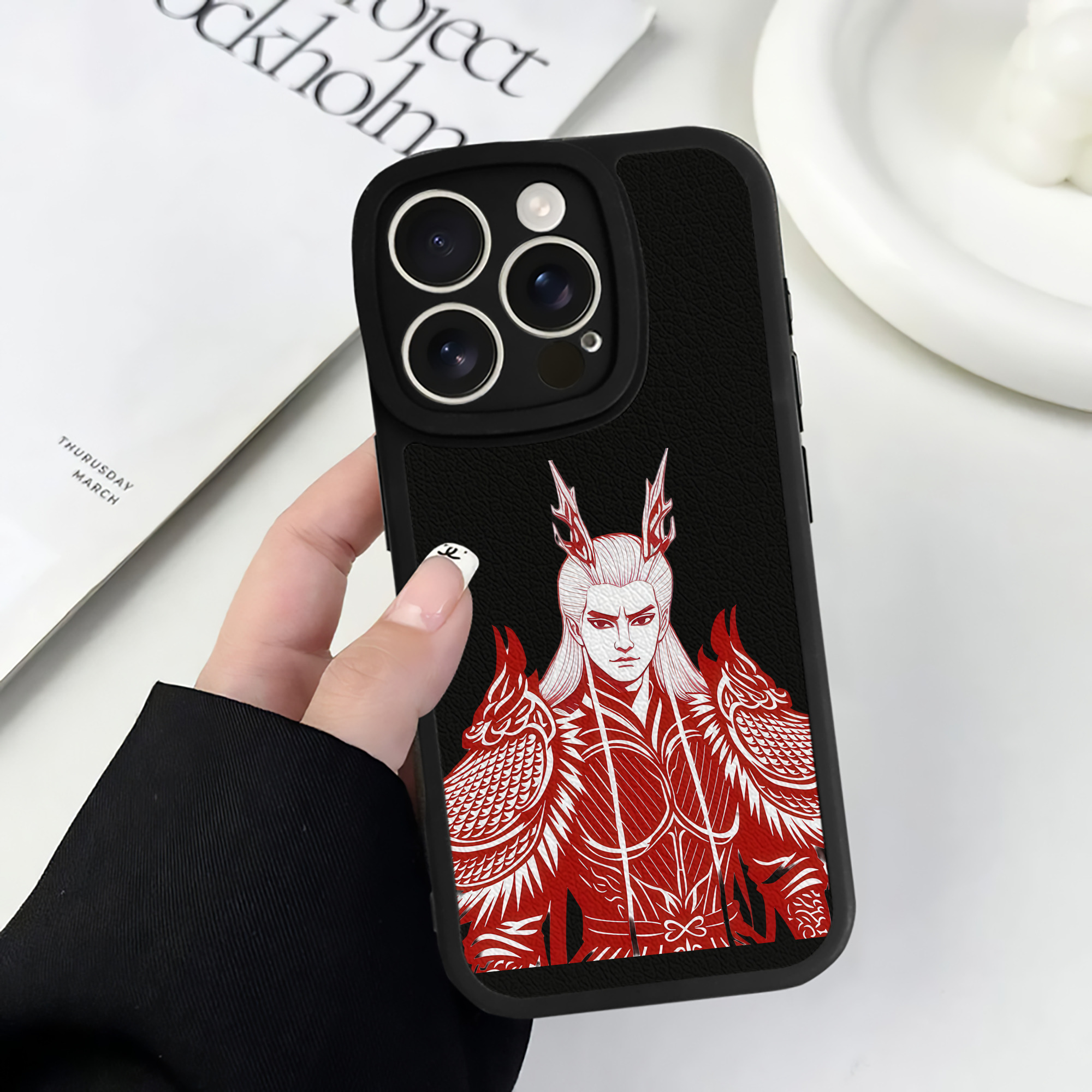 （画像用） Ne Zha 2 ナタ 魔童の大暴れ 【iPhone 16シリーズ対応】シリコンスマホケース（レザー調） 材質：シリコン